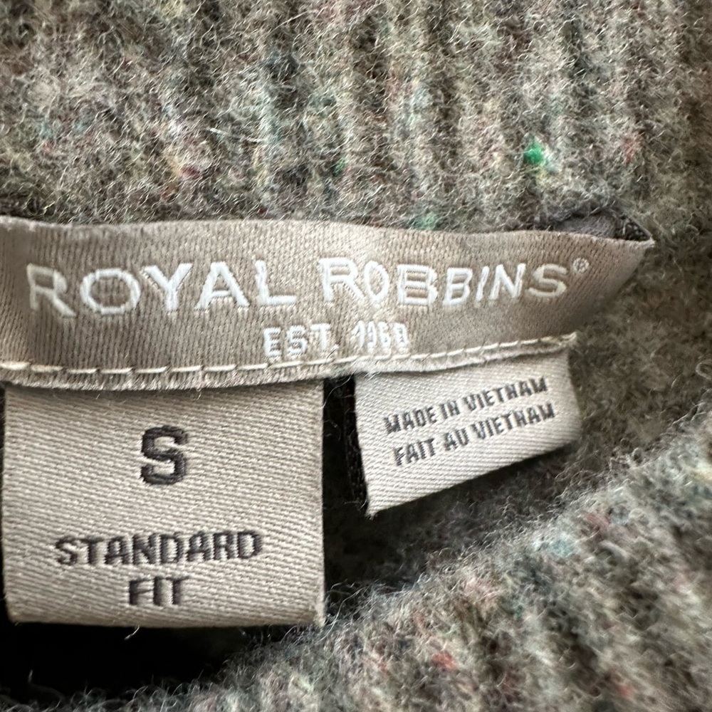Cozy Gray Women's Sweater royal Robbins size Small 100% wool Sku001 - Picture 2 of 11
